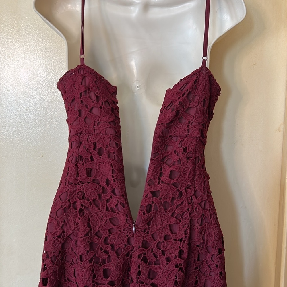 ASTR the Label cranberry lace spaghetti strap tea length dress size S - Picture 10 of 14